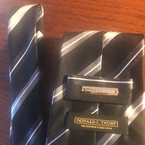 Donald J. Trump signature collection tie